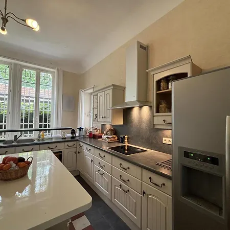 Charme D'antan Avec Jardin Clos Pres De Vichy - Fr-1-489-533 Sanssat