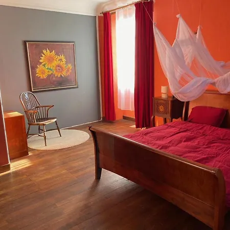 Charme D'antan Avec Jardin Clos Pres De Vichy - Fr-1-489-533 * Sanssat