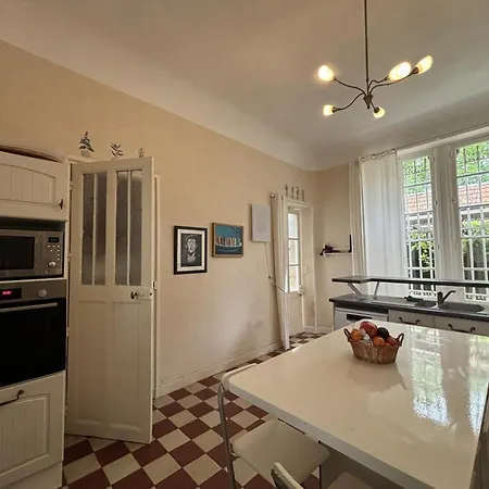 Charme D'antan Avec Jardin Clos Pres De Vichy - Fr-1-489-533 Daire *