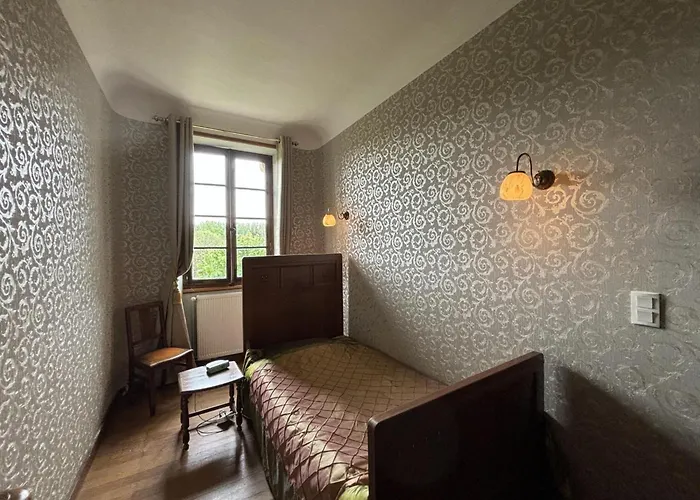 Charme D'antan Avec Jardin Clos Pres De Vichy - Fr-1-489-533