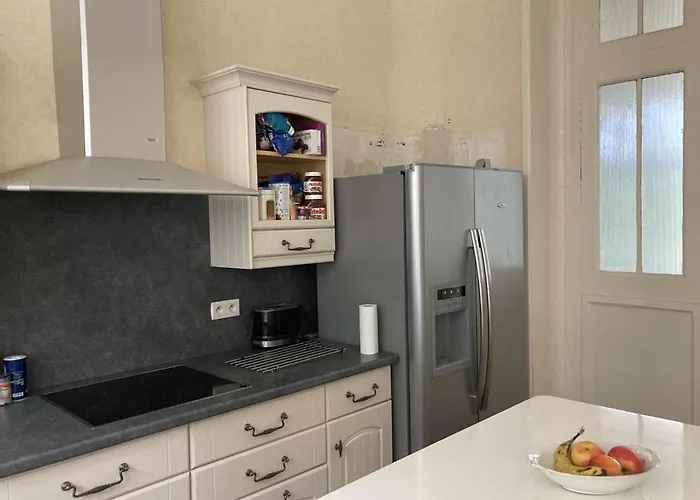 Дом отдыха Charme D'antan Avec Jardin Clos Pres De Vichy - Fr-1-489-533 *