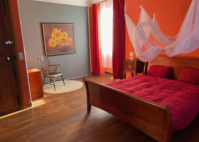 Charme D'antan Avec Jardin Clos Pres De Vichy - Fr-1-489-533 * Sanssat