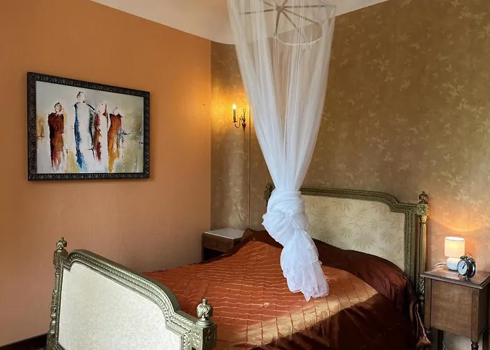 Charme D'antan Avec Jardin Clos Pres De Vichy - Fr-1-489-533 * Sanssat