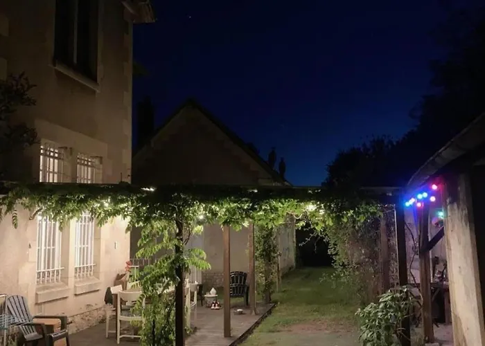 Charme D'antan Avec Jardin Clos Pres De Vichy - Fr-1-489-533