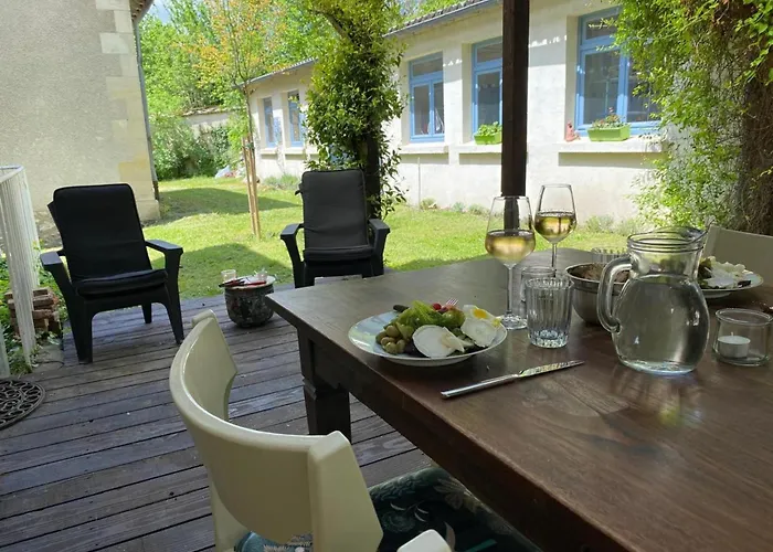 Charme D'antan Avec Jardin Clos Pres De Vichy - Fr-1-489-533 Дом отдыха